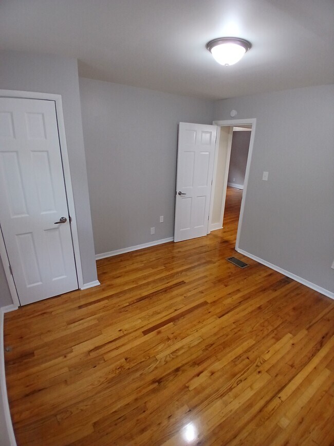 Building Photo - 3702 Armstrong Rd