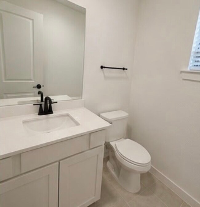 Building Photo - 403 Soapberry Tree Ct