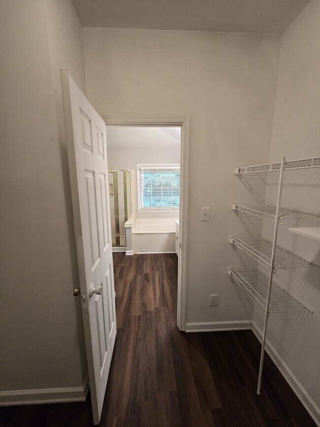 Building Photo - 7803 Harrington Woods Rd
