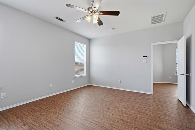 Building Photo - 1113 Beaverwood Ln