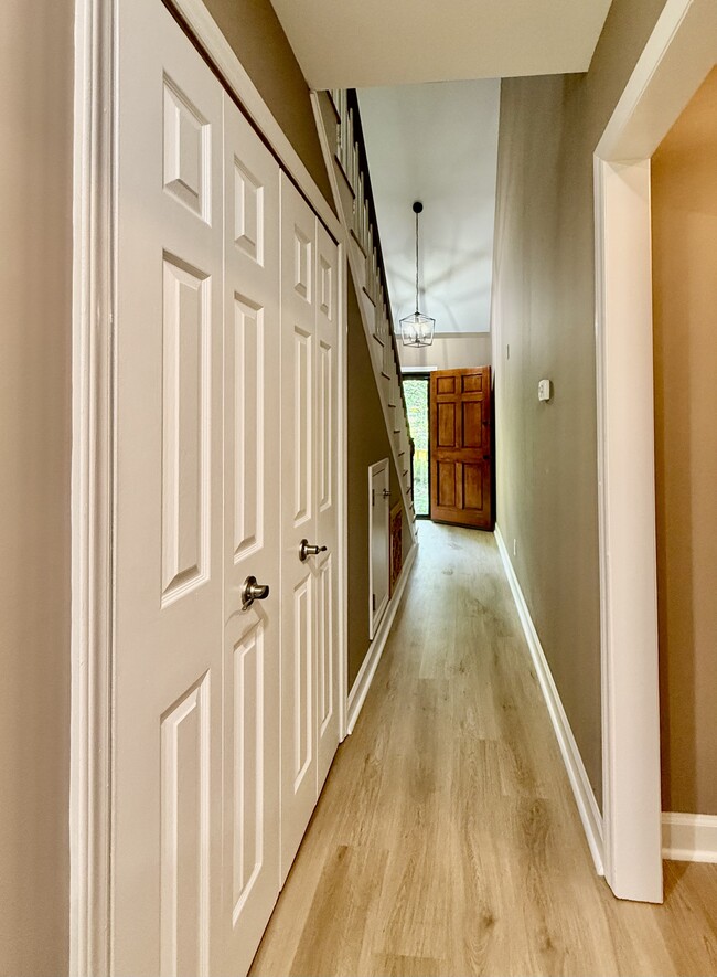 Building Photo - 5635 Falkirk Dr