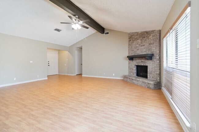 Building Photo - Charming 3-Bedroom Home Available for Rent!