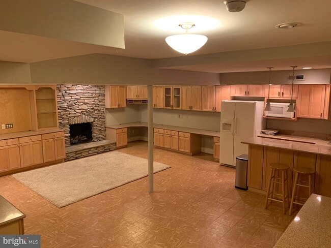 Building Photo - 1317 19th Rd S