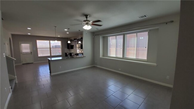 Building Photo - 524 Palmilla St