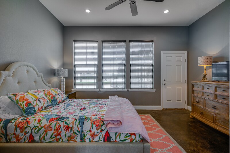 Building Photo - 120 Jax Sq