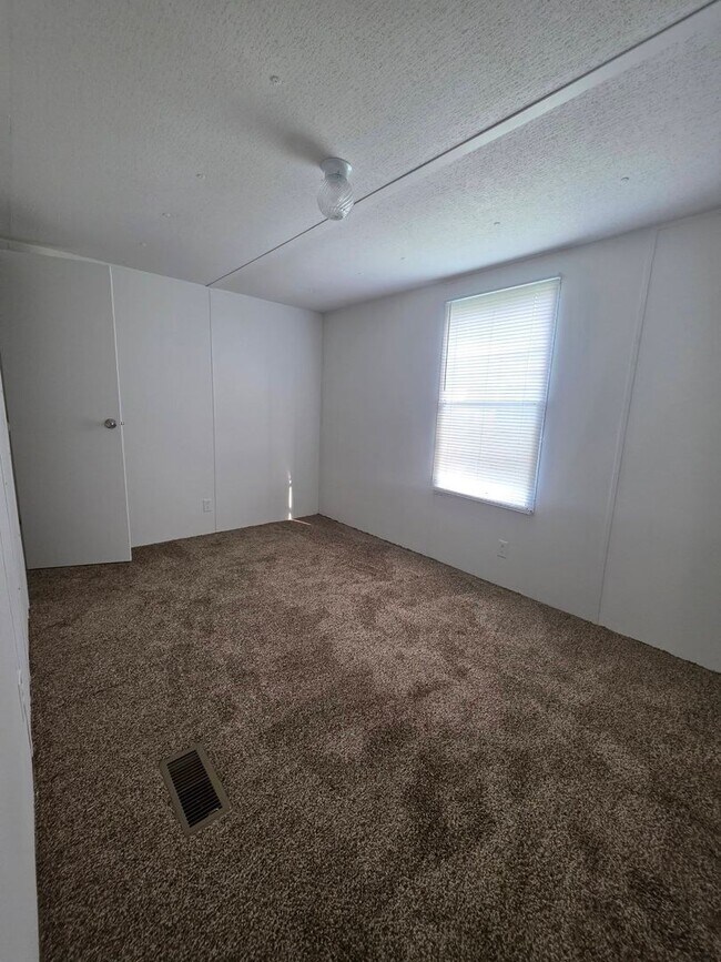 Building Photo - 701 Trollingwood-Hawfields Rd. lot 3