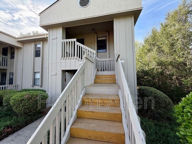 Building Photo - 2406 Abbey Cir