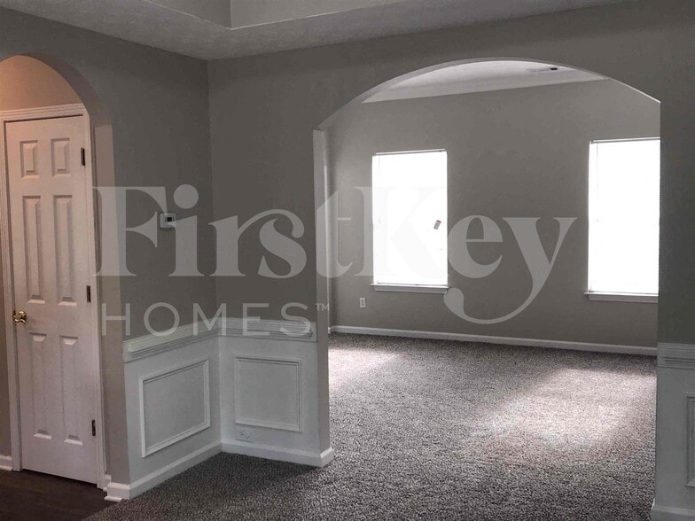 Building Photo - 3955 Medlock Pk Dr