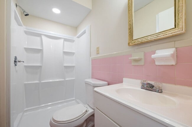 Building Photo - 721 Mayfield Ave