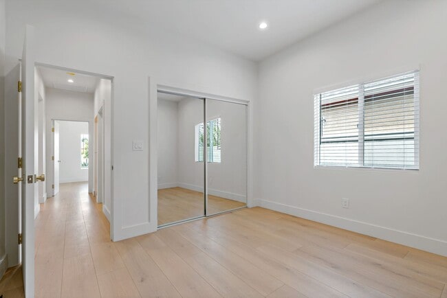 Building Photo - Beautifully Renovated 3-Bedroom Home – Mod...