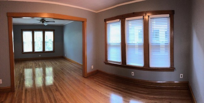 Living/dining room - 6616 W Schreiber Ave