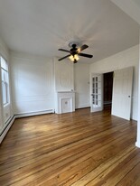 Building Photo - 354 7th St