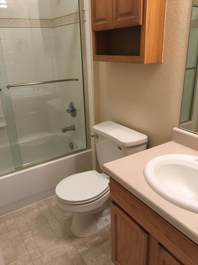 Building Photo - Beautiful + Bright Broadlands Condo for Lease!