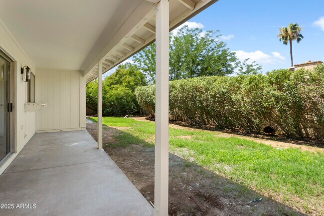 Building Photo - 6221 E Evans Dr