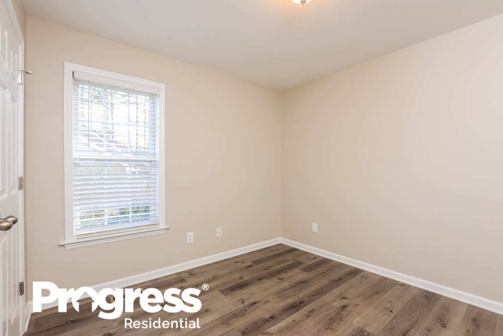 Building Photo - 300 Wood Green Dr