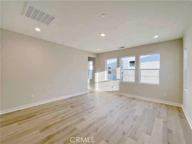 Building Photo - 140 Holliston