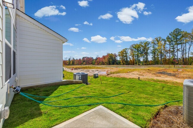 Building Photo - Brand new 3-bed, 2.5 bath townhome in Fort...