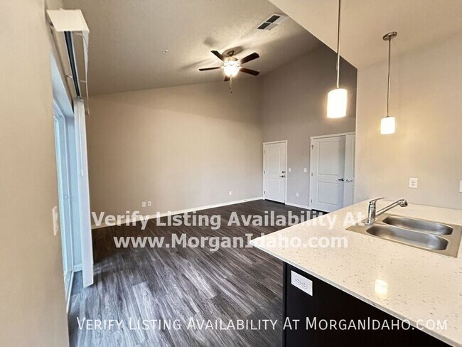 Building Photo - 1025 S Elder St