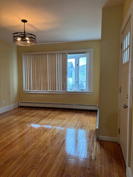 Building Photo - 44 Inman Pl