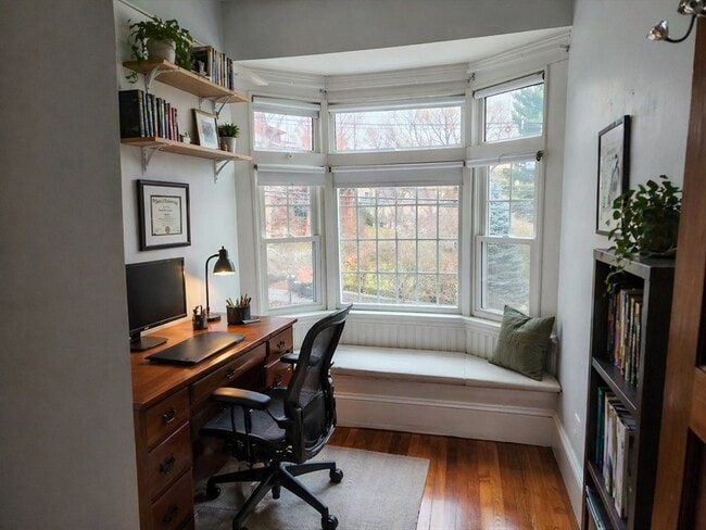 Building Photo - 128 Palfrey St