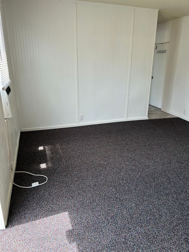 Building Photo - Affordable 2  Bedroom 1 bath  $ 1100 Mary ...
