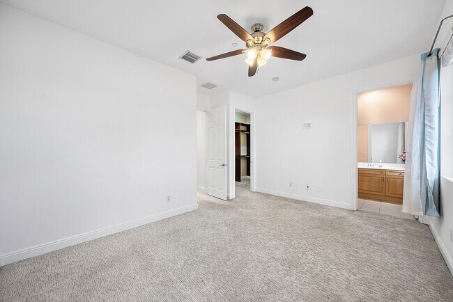 Building Photo - 824 Virginia Gardens Dr