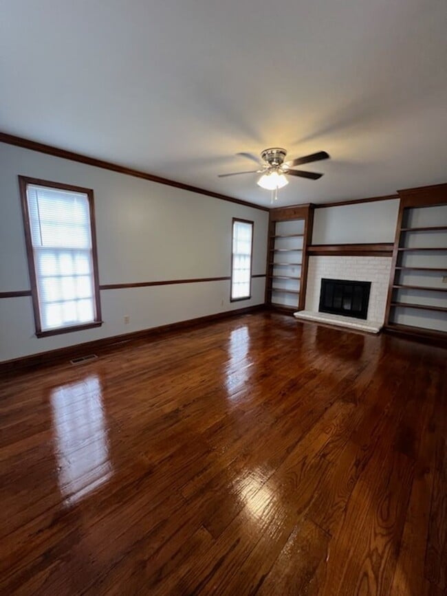 Building Photo - 417 N Ebenezer Rd