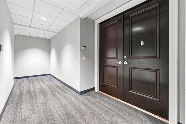 Building Photo - 1209 E Cumberland Ave