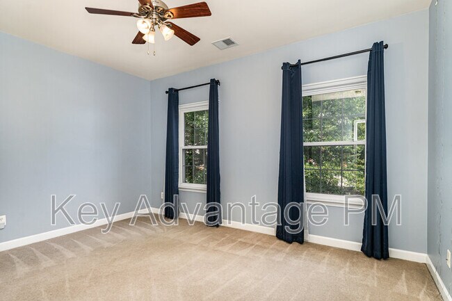 Building Photo - 4203 Talon Dr