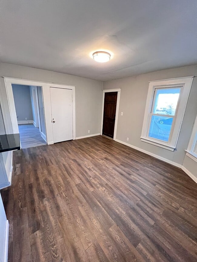 Building Photo - 1403 1/2-1223 1/2 14th St