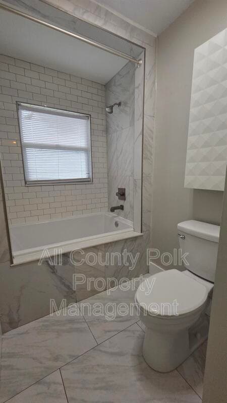 Building Photo - 1621 Huntington St