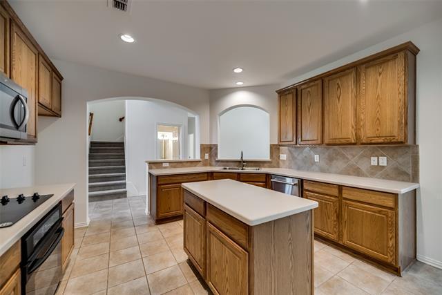 Building Photo - 819 Rushmore Dr