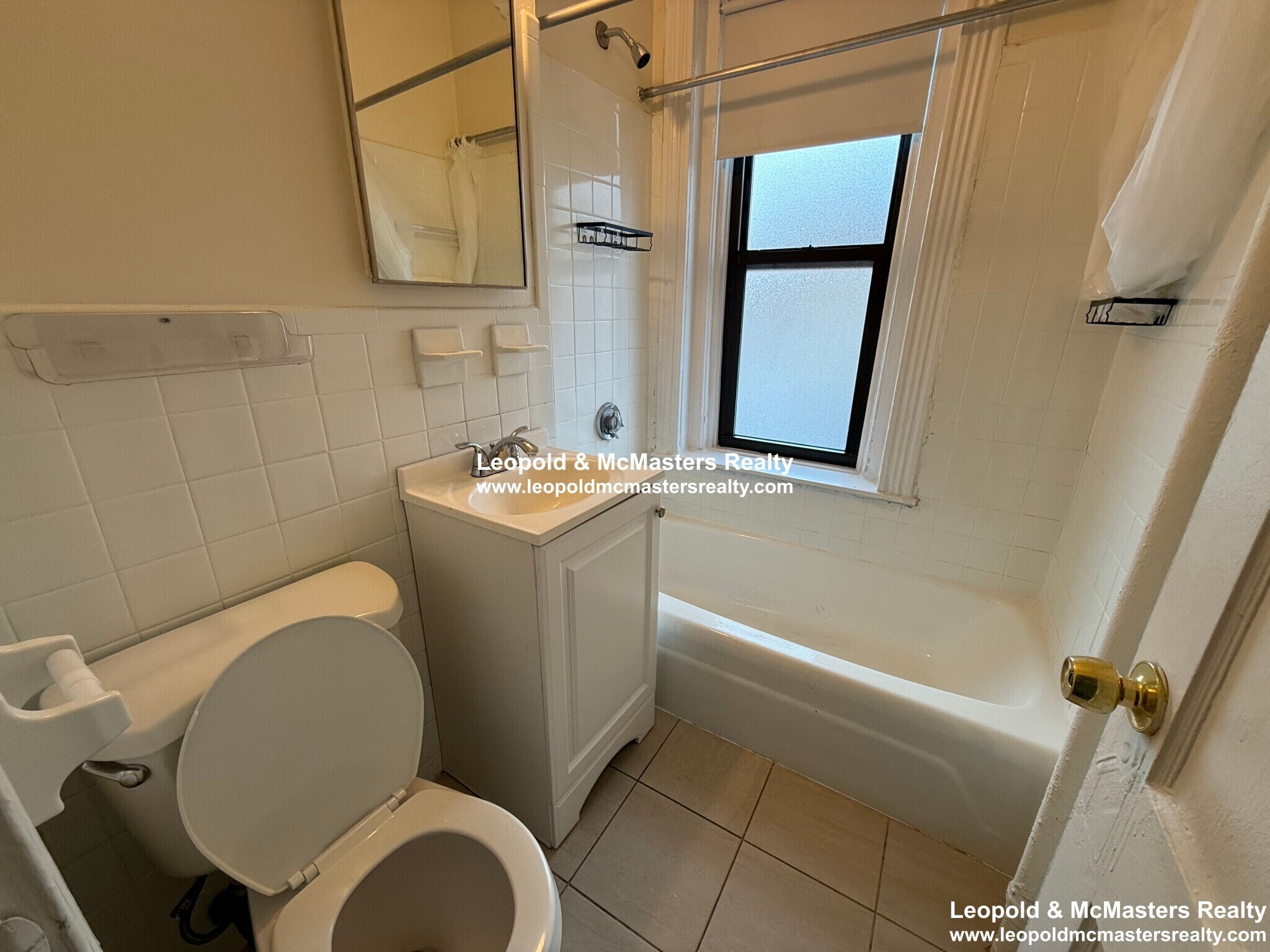 Building Photo - 230 Fuller St