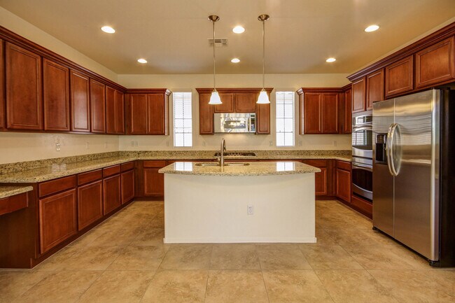 Building Photo - 12047 N Golden Mirror Dr