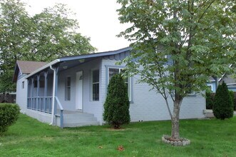 Building Photo - Lovely Home Close to Park