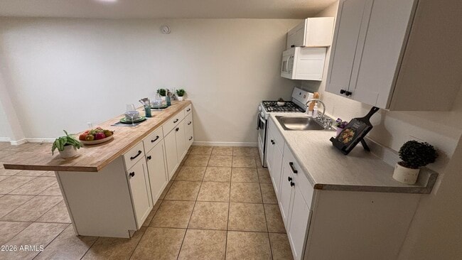 Building Photo - 419 N 20th St