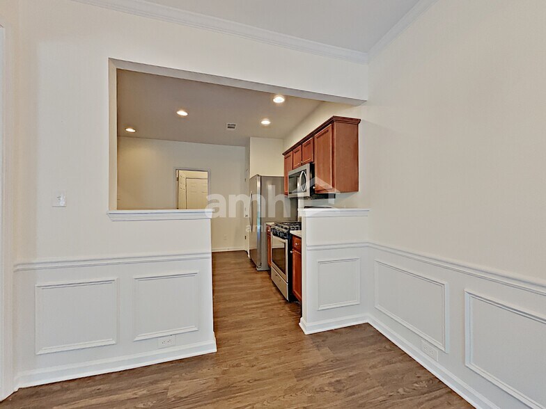 Building Photo - 2972 Briaroak Dr