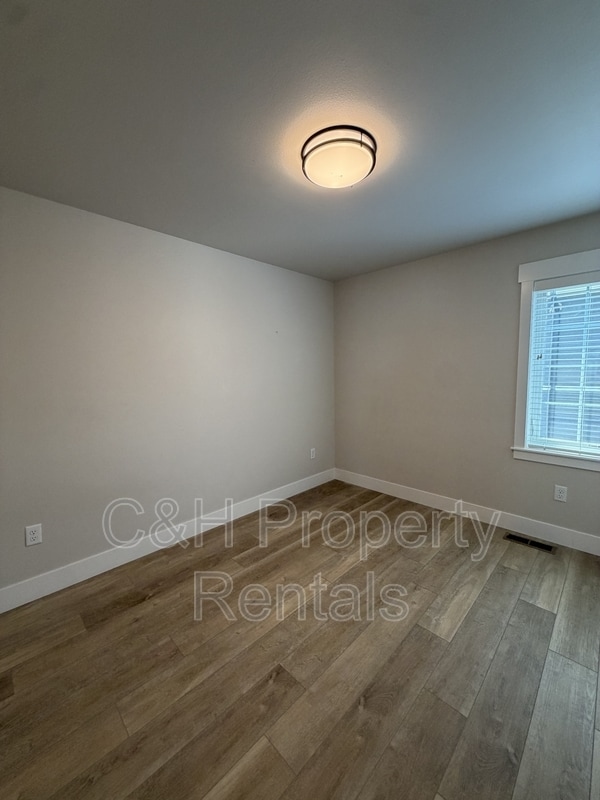 Building Photo - 6105 Elysian Rd