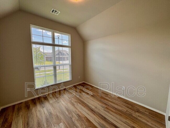Building Photo - 12316 S Maplewood Ave