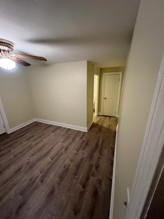 Building Photo - Minerva 8 plex