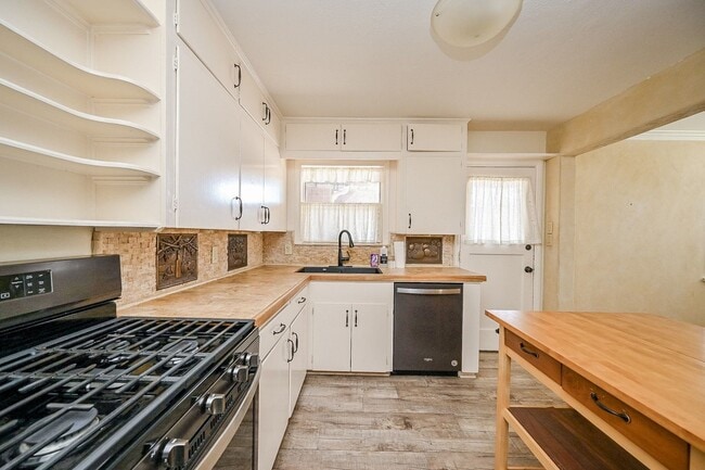 Building Photo - 2821 Eastgrove Ln