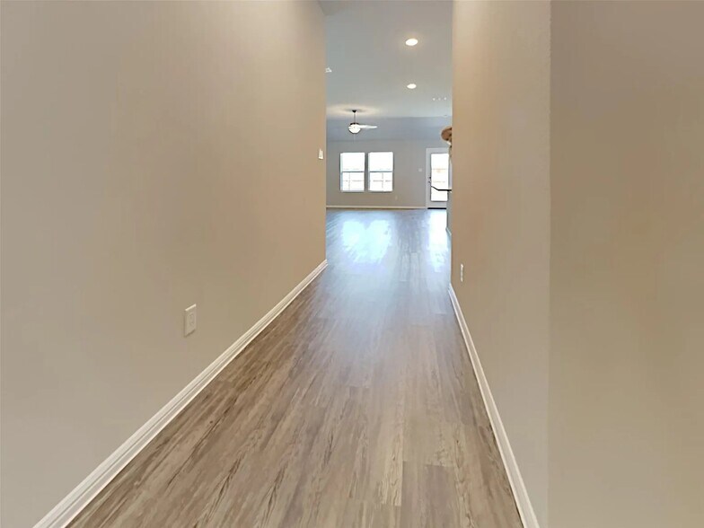 Building Photo - 2926 Culver Ave