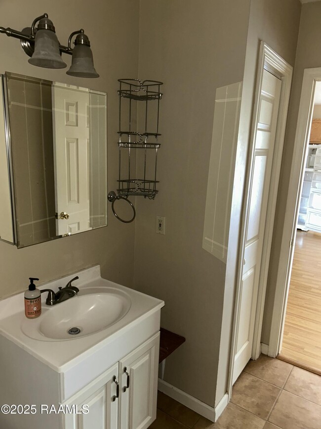 Building Photo - 1205 Alfred St