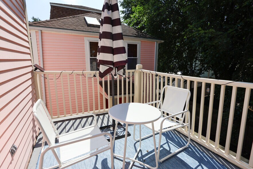 Building Photo - 27 Jay St