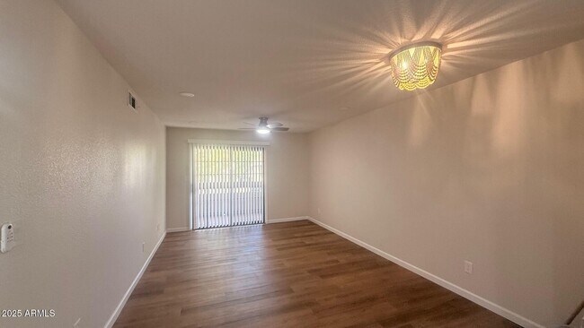 Building Photo - 3131 W Cochise Dr