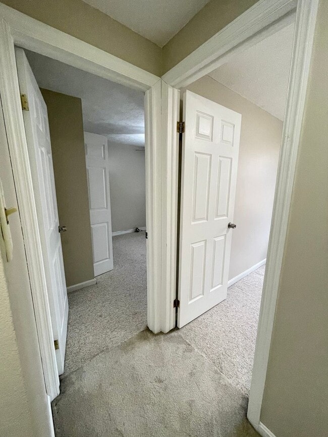 Building Photo - South Fayette - Spacious 3 Bedroom, 2.5 Bath Townhouse - Hunting Ridge Community