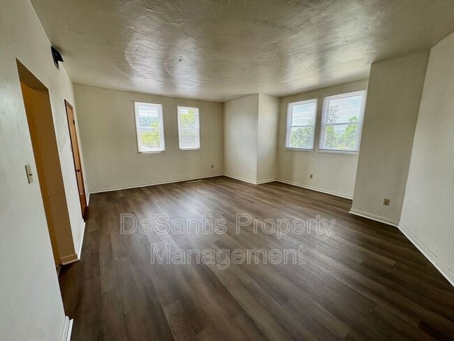 Building Photo - 212 N Highland Ave