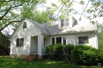 Building Photo - Country Living!- Jessup, MD