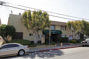 Building Photo - 14000 Cordary Ave.