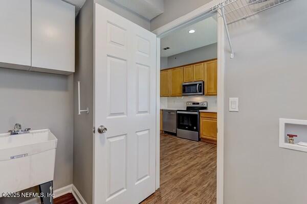 Building Photo - 1704 Dartmoor Ln